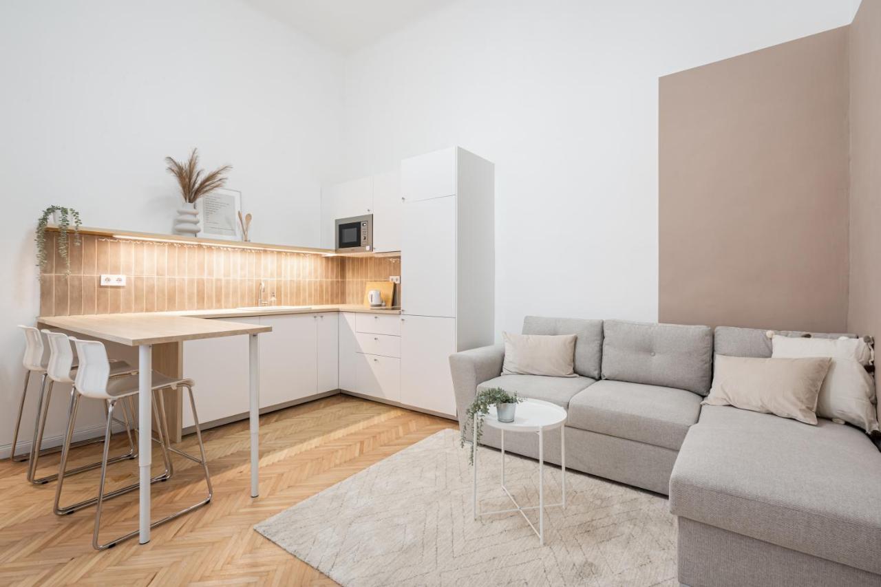 K10 - Kazinczy Street Heritage Suite - Best Location By Bqa Budapest Eksteriør bilde
